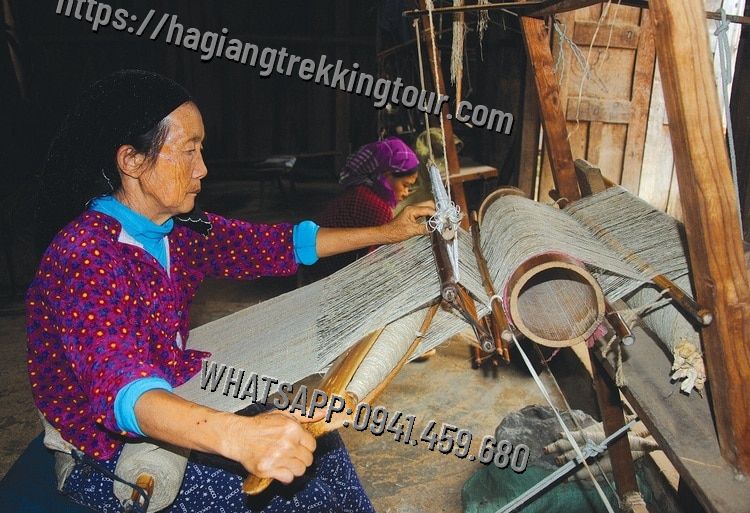 lung tam linen weaving village hagiangtrekkingtour.com