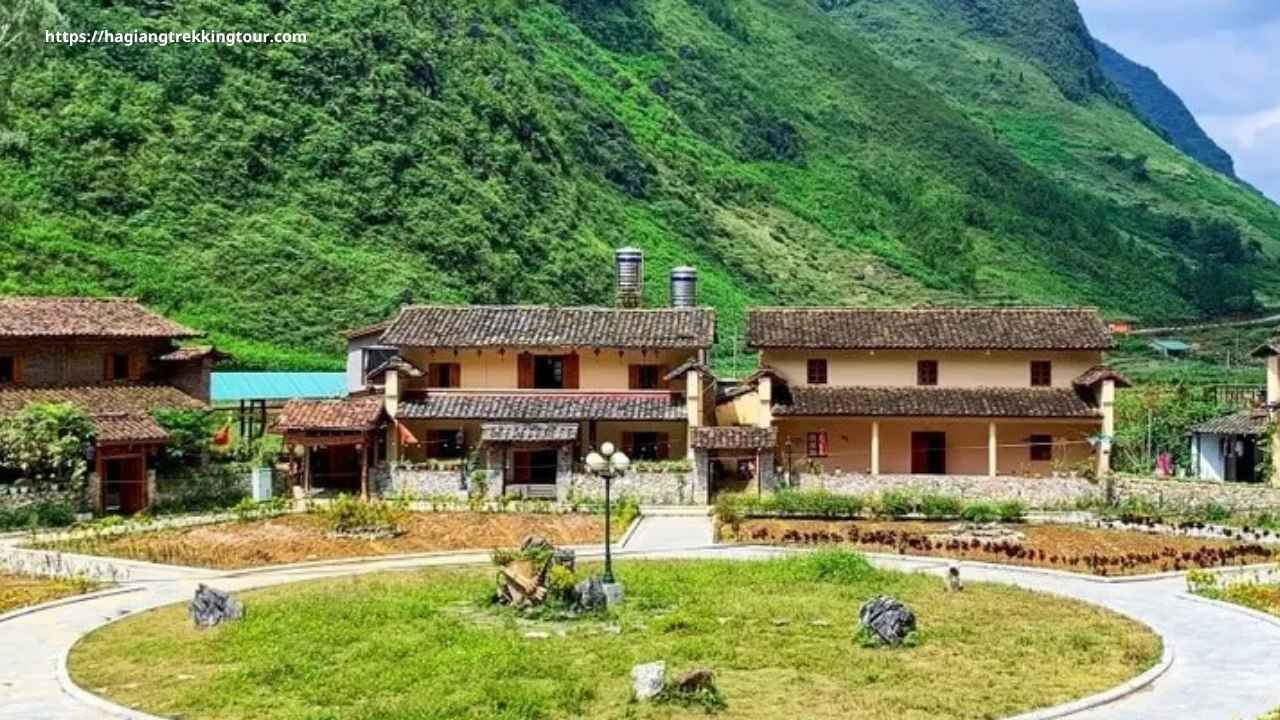 Ma Pi Leng Pass Ha Giang Loop motorbike Nho Que River gorge deepest valley