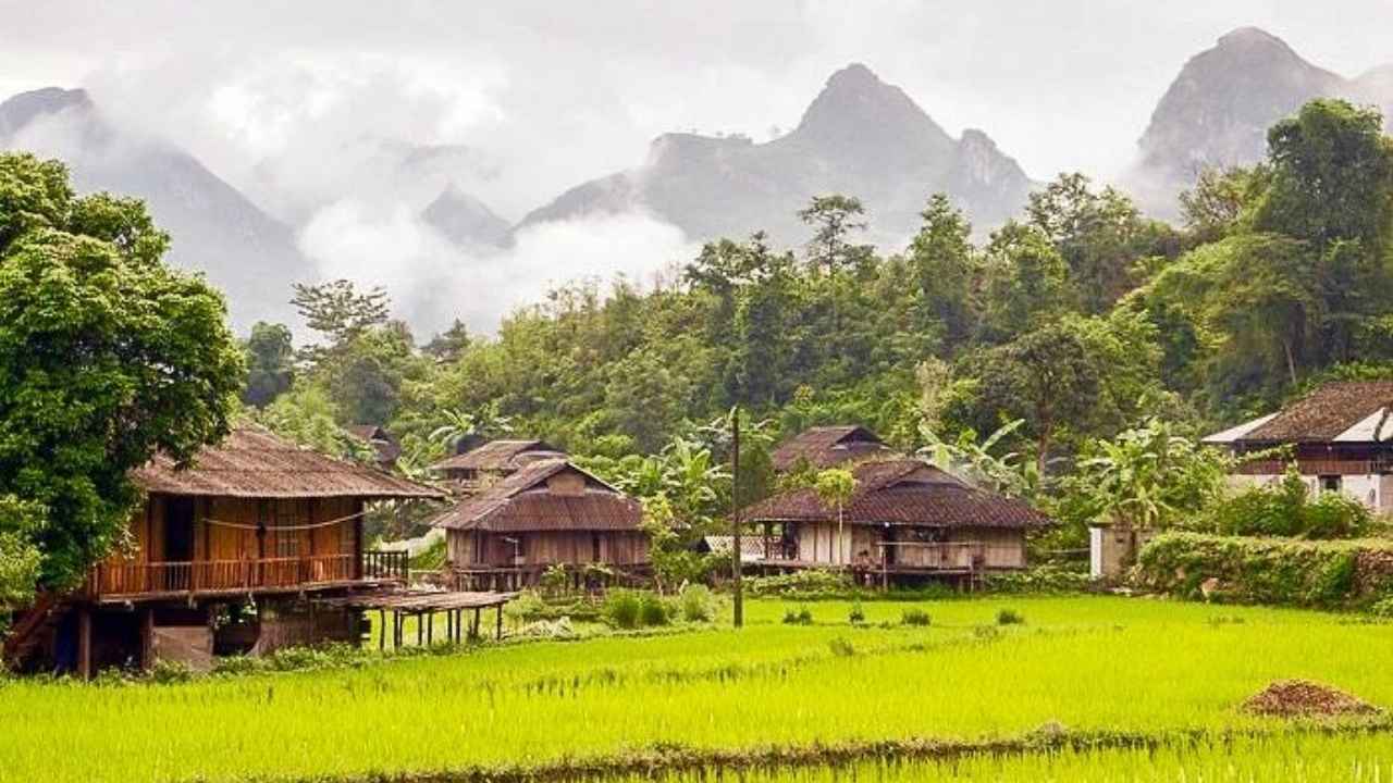 Panoramic mountain viewpoint on the Ha Giang Loop near Meo Vac and Ma Pi Leng Pass