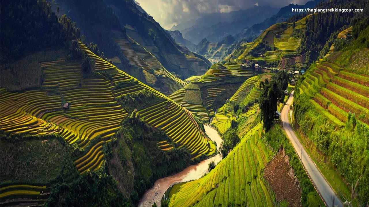 Ma Pi Leng Pass Ha Giang motorbike road deepest gorge Southeast Asia Nho Que River