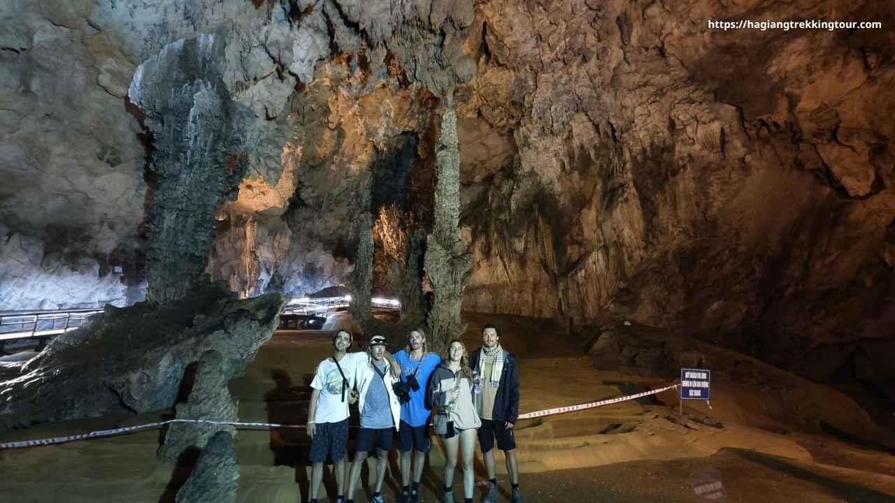 Ban Gioc Waterfall Nguom Ngao Cave Cao Bang Vietnam finale