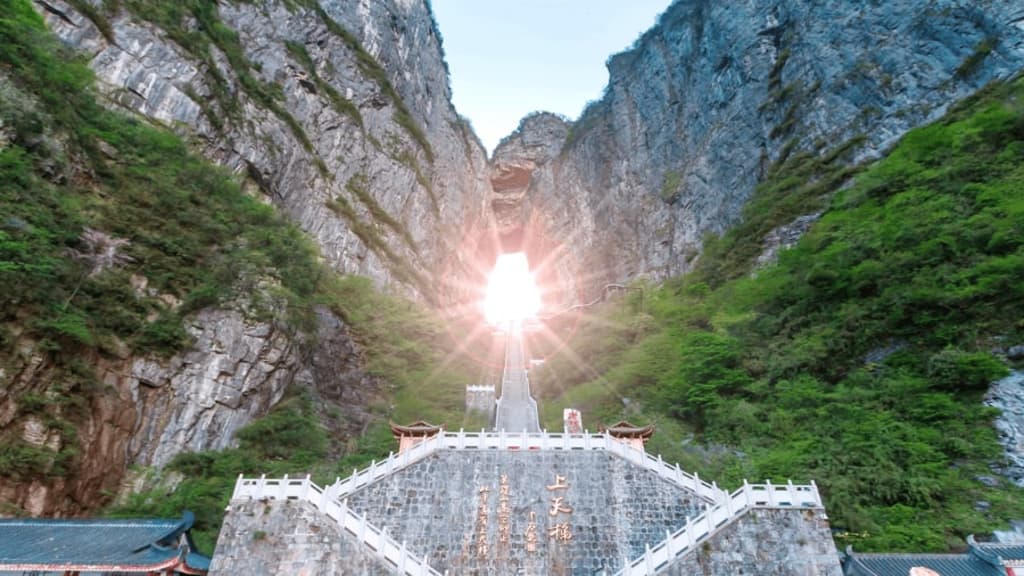 Ha Giang 5-day trekking, cycling and motorbike multi-activity tour